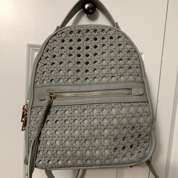 SOLD Gray woven backpack - Picture 1 of 7